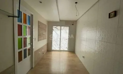 Apartamento com 1 dormitório, semimobiliado, e com pátio no bairro Santana