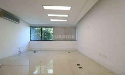Sala Comercial com aproximadamente 37m² no bairro Praia de Belas