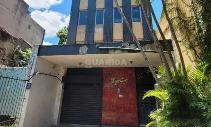 Prédio com 3 pavimentos, loja na parte térrea, e 2 vagas de garagem no bairro Santana