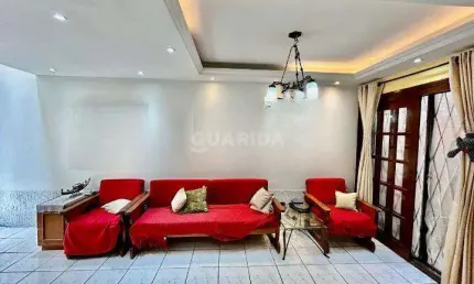 Casa Residencial com 3 dormitórios, mobiliada, no bairro Serraria