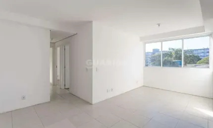 Apartamento com 3 dormitórios, sendo 1 suíte, e 2 vagas de garagem no bairro Partenon