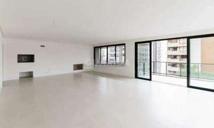 Apartamento com 3 dormitórios, sendo os 3 suítes, e 3 vagas de garagem no bairro Petrópolis