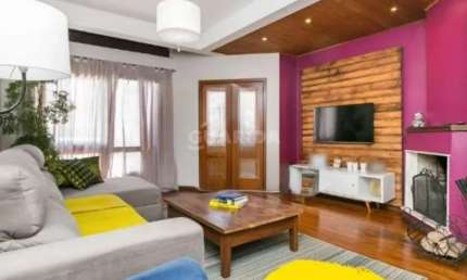 Casa mobiliada com 3 suítes, no bairro Espirito Santo