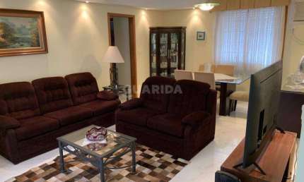 Apartamento mobiliado com 3 dormitórios, sendo 1 suíte, no bairro Petrópolis