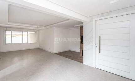 Casa em Condomínio com 4 suítes e 2 vagas de garagem no bairro Tristeza