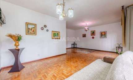 Casa Residencial com 3 dormitórios, sendo 1 suíte, e 4 vagas de garagem no bairro Boa Vista