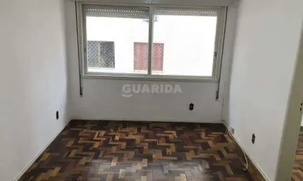Apartamento com 1 dormitório e 1 vaga de garagem no bairro Passo d'Areia