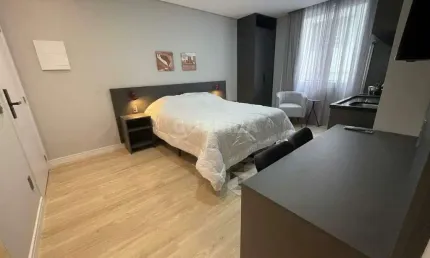 Apartamento mobiliado no estilo studio no bairro Centro Histórico
