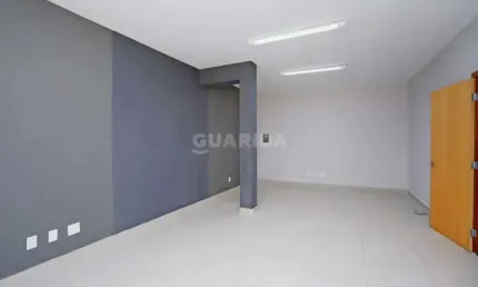 Conjunto comercial com 2 vagas de garagem, no bairro cavalhada