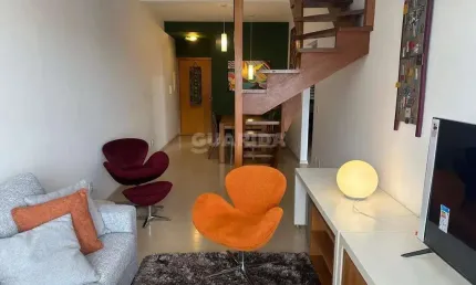 Cobertura mobiliada de 2 dormitórios, sendo 1 suíte no bairro Petrópolis!