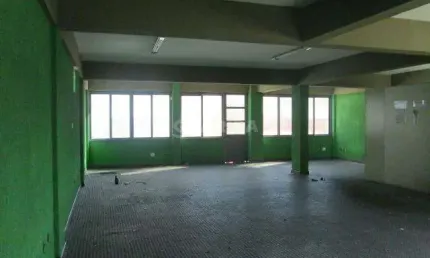 Sala comercial com amplo espaço no Bairro Passo d'Areia
