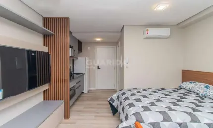 Loft mobiliado e com 1 vaga de garagem, no bairro Mont Serrat