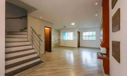 Casa com 3 dormitórios sendo 1 suíte para alugar no bairro Hípica.