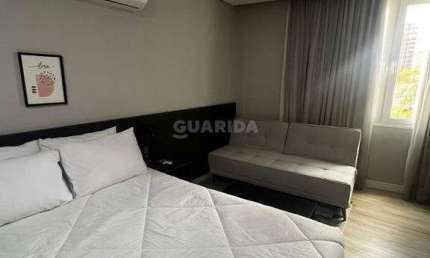 Apartamento mobiliado no estilo studio- Loft no bairro Centro Histórico.