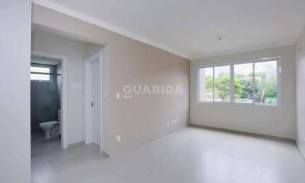 Apartamento com 2 dormitórios, 1 suíte e 2 vagas de garagem no bairro Petrópolis
