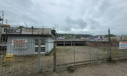 Excelente ponto comercial de esquina no bairro Alto Petrópolis.