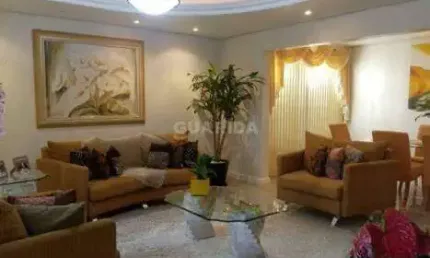 Casa residencial mobiliada com 3 dormitórios sendo 1 suíte para alugar no bairro Passo da Areia.