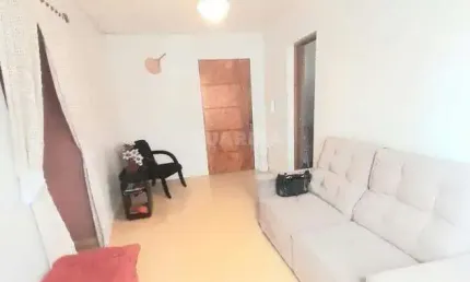 Apartamento com 2 dormitórios, semimobiliado, no Bairro Tristeza