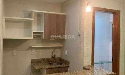 Sala comercial semi mobiliada para alugar no Bairro Centro Histórico.