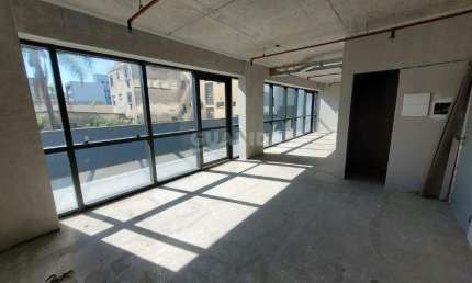 Conjunto comercial com terraço privativo no bairro Moinhos de Vento.