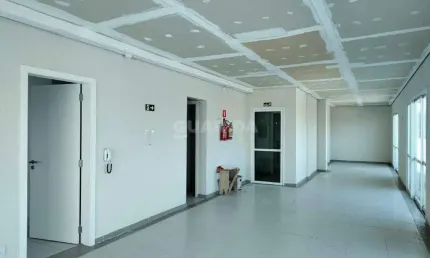 Sala comercial para alugar na Avenida Eduardo Prado, Cavalhada, Porto Alegre