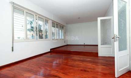 Casa com 5 quartos para alugar na Rua Guilherme Alves, Partenon, Porto Alegre