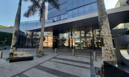 Conjunto comercial mobiliado no bairro Moinhos de Vento.