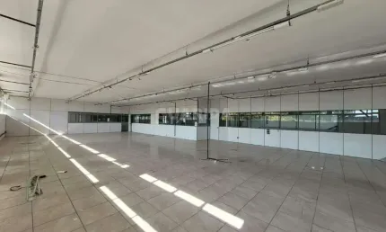 Galpão/Depósito/Pavilhão para aluguel, 30 vagas, Navegantes - Porto Alegre/RS