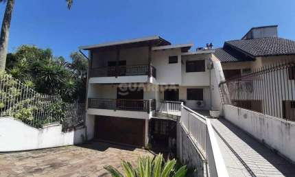 Casa com 4 quartos para alugar na Rua Caeté, Vila Assunção, Porto Alegre
