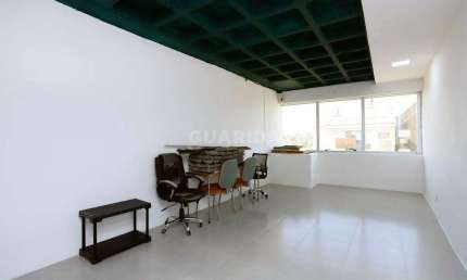 Sala comercial para alugar na Avenida Teixeira Mendes, Chácara das Pedras, Porto Alegre