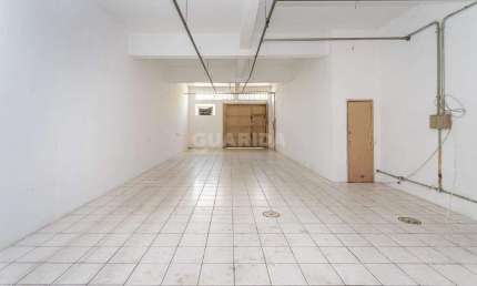 Loja comercial com 131m², quase na esquina com a Av Ipiranga, no bairro Santana.