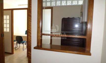 Conjunto comercial mobiliado no bairro Centro Histórico.