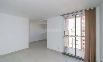 Apartamento de 2 dormitórios, sendo 1 suíte no bairro Cristal, com 01 vaga!