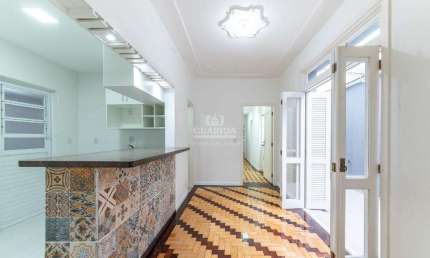 Apartamento de 3 dormitórios, sendo 1 suíte no bairro Moinhos de Vento.