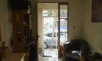Casa residencial para locação, com 2 dormitórios no bairro Cidade Baixa