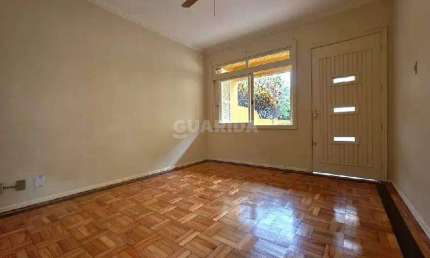 Casa Residencial com 3 dormitórios no bairro Teresópolis - Porto Alegre/RS