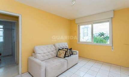 Apartamento reformado com 2 dormitórios no bairro Partenon - Porto Alegre/RS