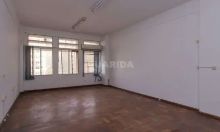 Ampla sala comercial no Centro Histórico - Porto Alegre/RS