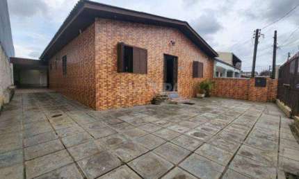 Casa com 3 dormitórios, sendo 1 suíte, e 4 vagas de garagem no bairro Sarandi