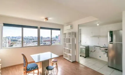 Apartamento com 2 dormitórios e 1 vaga de garagem no bairro Santana - Porto Alegre/RS
