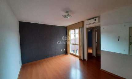 Apartamento semimobiliado de 1 dormitório no bairro Petrópolis.