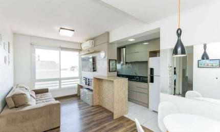 Apartamento mobiliado com 2 dormitórios e 1 vaga de garagem no bairro Santana - Porto Alegre/RS