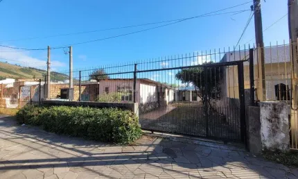 Casa Residencial/Sobrado para aluguel, 4 quartos, 2 suítes, 4 vagas, Alto Petrópolis - Porto Alegre/RS
