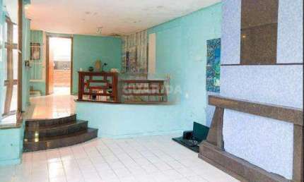 Casa com Piscina e 3 dormitórios, sendo 2 suítes, para alugar no bairro Chácara das Pedras.