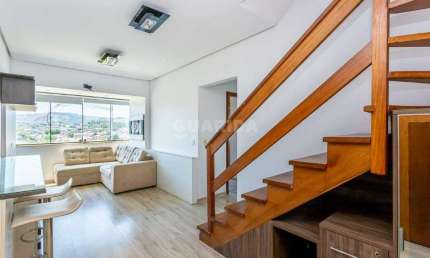 Exclusividade Guarida:Apartamento cobertura, mobiliado com 3 dormitórios bairro Jardim do Salso com DUAS VAGAS/LAREIRA/CHURRASQUEIRA INTERNA!