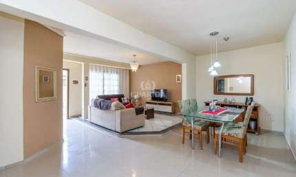 Casa Residencial/Sobrado para aluguel, 4 quartos, 2 suítes, 3 vagas, Alto Petropolis - Porto Alegre/RS