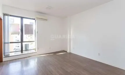 Sala comercial para alugar na Avenida Coronel Lucas de Oliveira, Auxiliadora, Porto Alegre