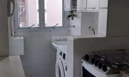 Apartamento com 2 dormitórios, sacada, e 1 vaga de garagem, no bairro Teresópolis