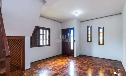 Casa residencial de 4 dormitórios no bairro Agronomia.