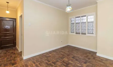Apartamento térreo com 2 dormitórios no bairro praia de belas!